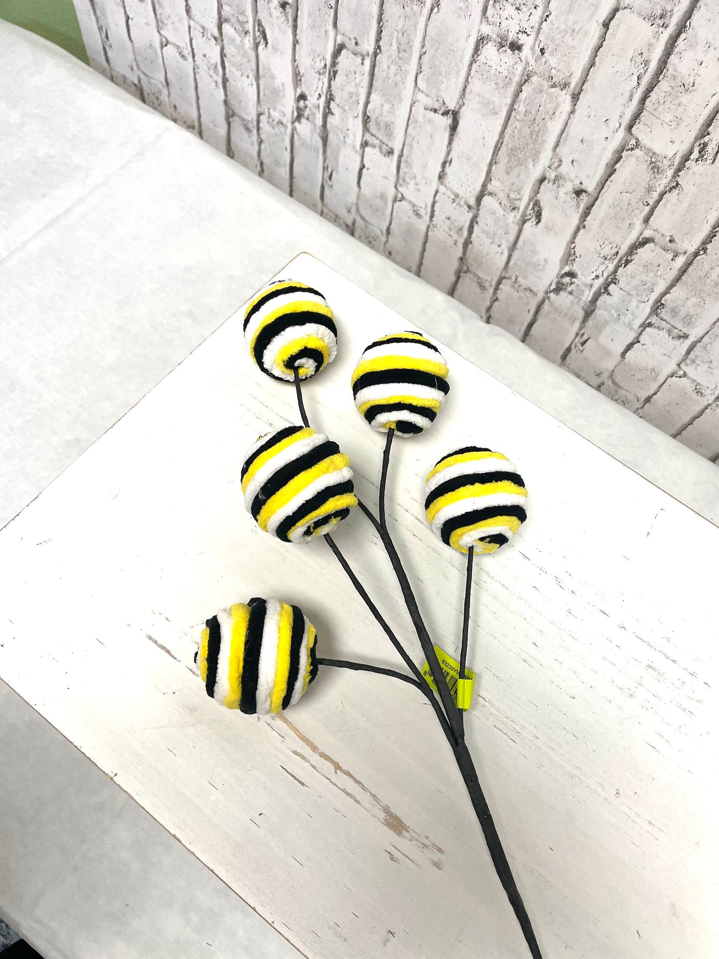Chenille swirly ball spray, bee swirly ball spray, 63239WBKWT, bee theme ball spray, spring bee ball spray, summer bee ball spray